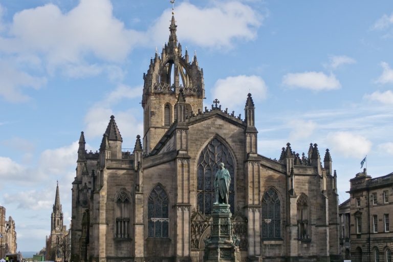 Thousands Pay Respects to Queen in Scotland and London