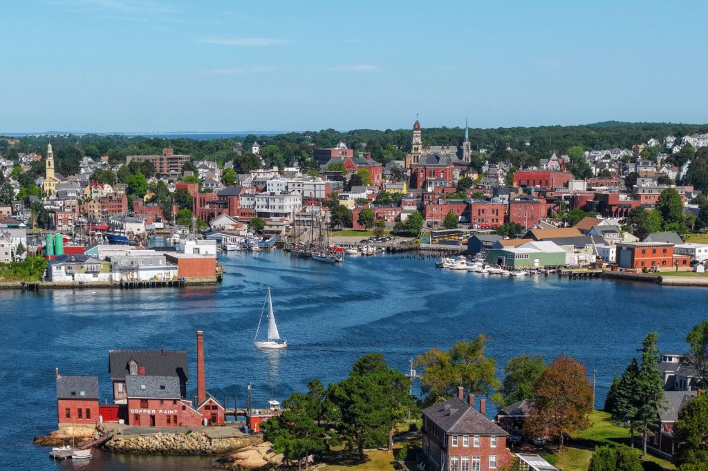 Gloucester Fishing Vessel Sinks, One Dead and Six Missing