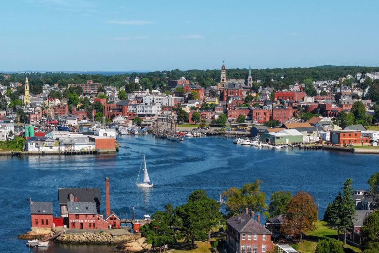 Gloucester Fishing Vessel Sinks, One Dead and Six Missing