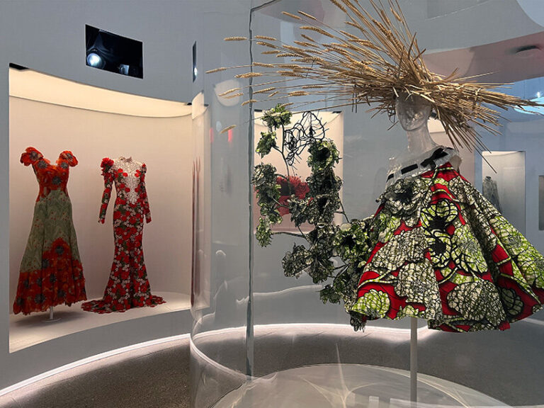 Metropolitan Museum Concludes Innovative Sleeping Beauties Fashion Exhibition Successfully