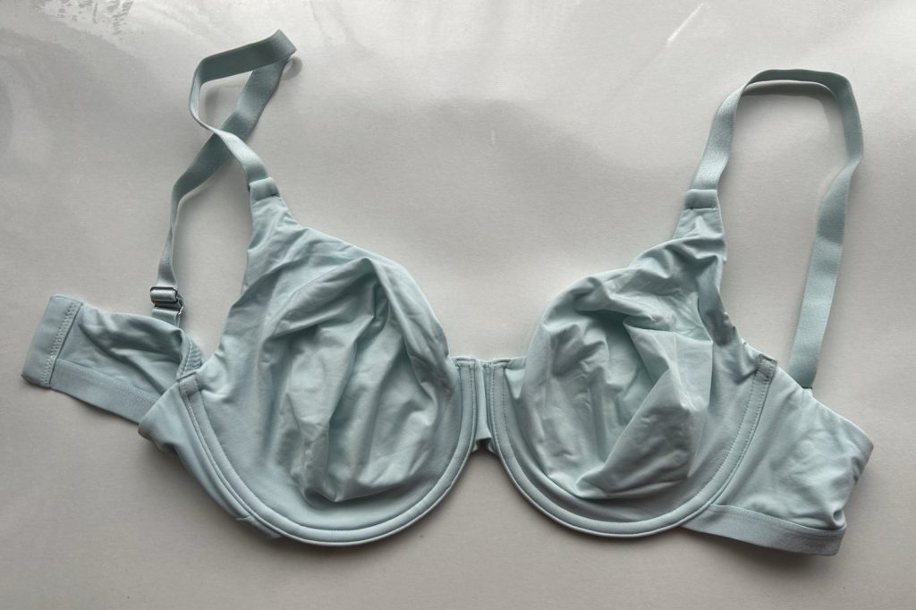 New York Document Compares Wire and Wireless Bras, Highlighting Trade-Offs