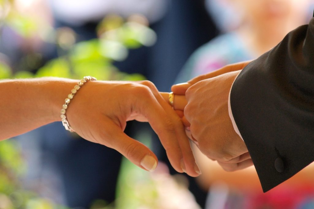 MuslimMatters Article Links Financial Silence in Marriages to Eroded Trust