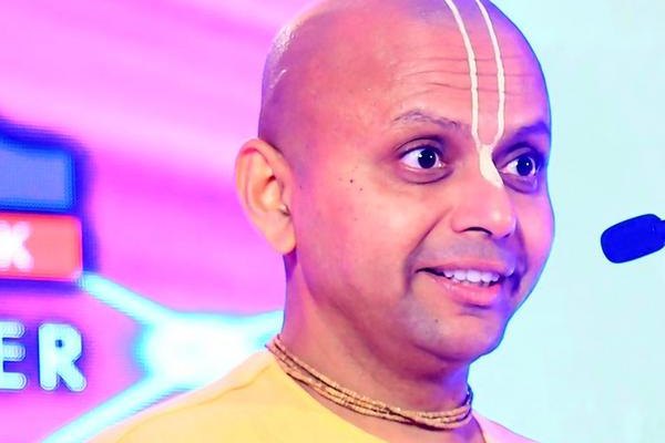Engineer-turned-monk Gaur Gopal Das urges mindful content choices