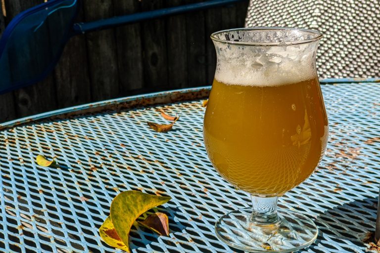 US Alcohol Use Declines for First Time Since Pandemic, Led by Younger Adults