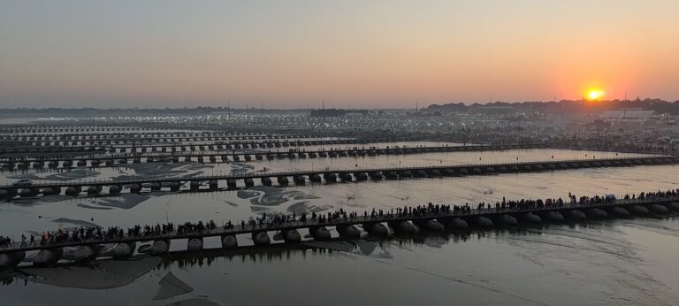 Bus Crash Kills 10 Hindu Pilgrims En Route to Kumbh Mela