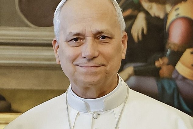 Pope Leo Warns Machines Could Undermine Humanity in France