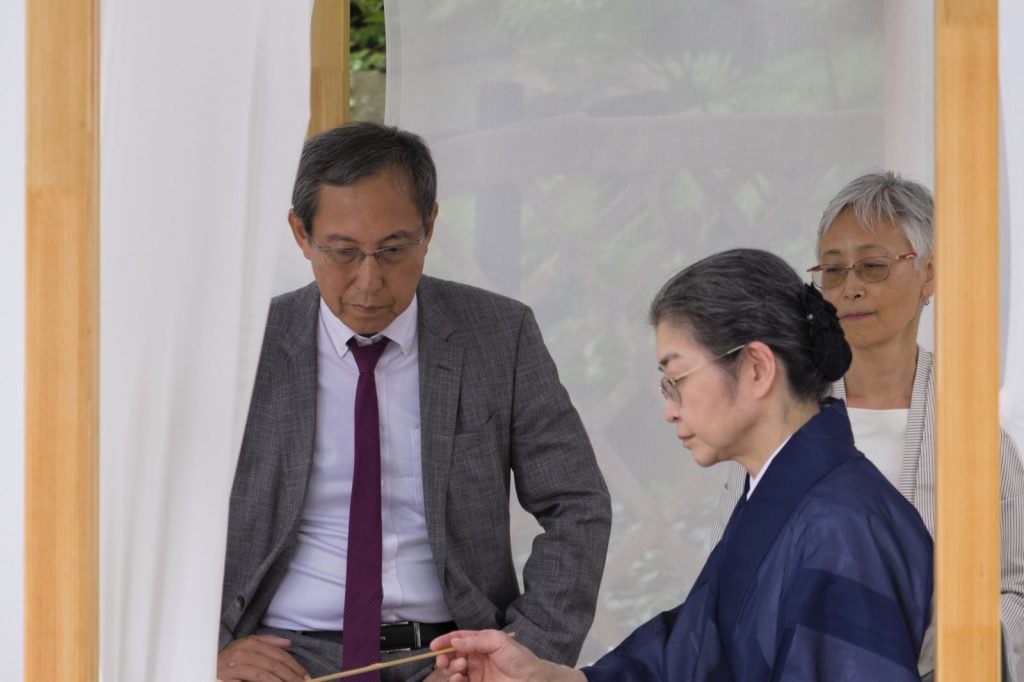 Exploring Cross-Cultural Tea Rituals: Mindfulness in Japanese Chanoyu vs. British Afternoon Tea